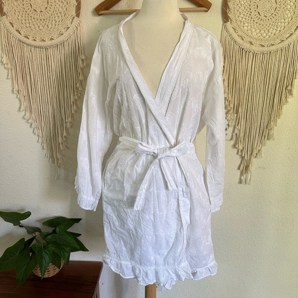 Plum pretty sugar crisp white embroidered detail tie waist robe pockets XL - Picture 1 of 7